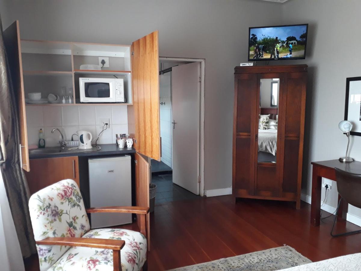 แฮร์วูดลอดจ์ Bed & Breakfast อีสต์ลอนดอน ภายนอก รูปภาพ